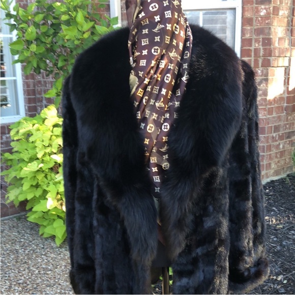 Mink with lush Fox fur collar jacket - Picture 5 of 9